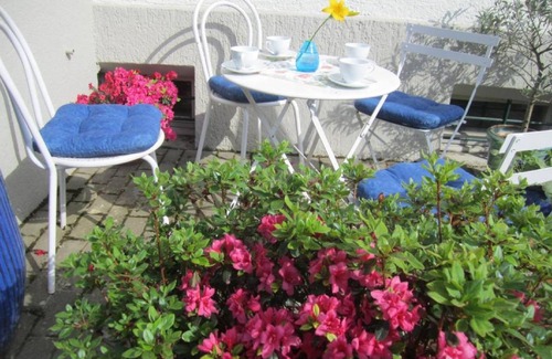 Reutlingen Apartment | Cozy Apartment Am Birnbaum with Kitchen and Breakfast