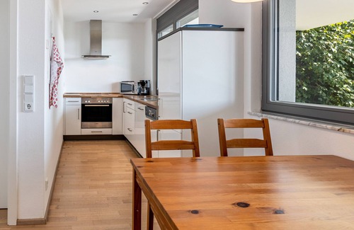 Daisendorf Apartment | Lake View Apartment 'Am Lichtenberg' with Private Terrace