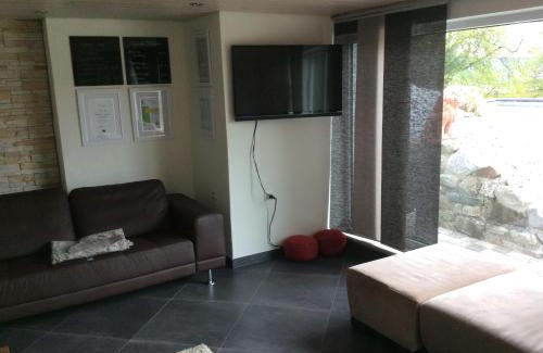 Reichenhofen Apartment | Family-Friendly Apartment am Schlossberg with Kitchen & Comfort