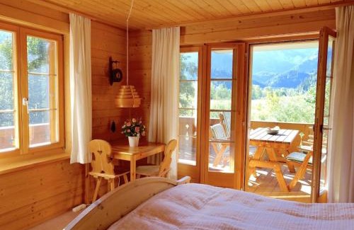 Lauenen Apartment | Family-Friendly Apartment Am Schilf with Pet Welcome