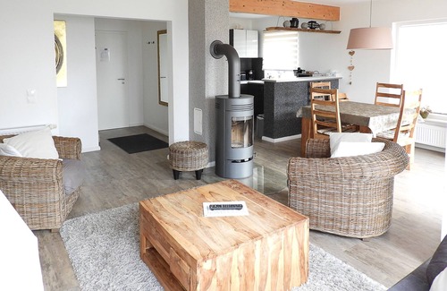 Peenemuende Apartment | Relax at Peenemünde: Family-Friendly Apartment by the Port