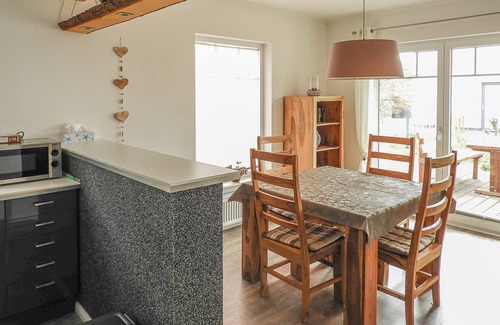 Peenemuende Apartment | Relax at Peenemünde: Family-Friendly Apartment by the Port