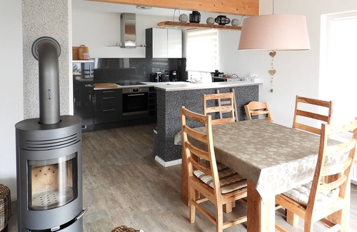 Peenemuende Apartment | Relax at Peenemünde: Family-Friendly Apartment by the Port