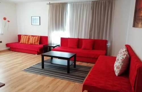 Oststeinbek Apartment | Family-Friendly Apartment AMS with Great Guest Ratings