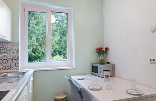 Kempten Apartment | Cozy Amselnest Apartment: Private Terrace & Garden Retreat