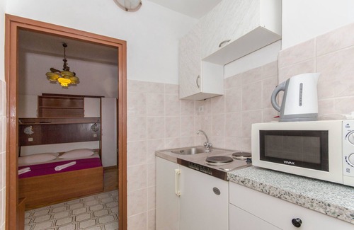 Bili brig Apartment | Cozy Oceanfront Apartment Ivan - Highly Rated in Makarska