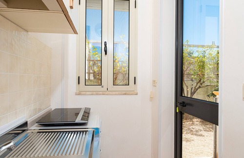Cocumola Apartment | Apartment 'Angeli Nel Salento - Holiday Home 3' with Private Terrace, Wi-Fi and Air Conditioning