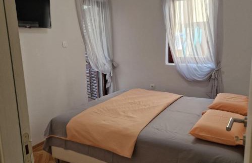 Maini Apartment | Family-Friendly Stay at Apartment Anika - Rated 9.8/10