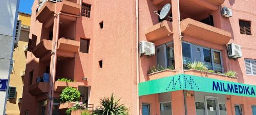 Maini Apartment | Family-Friendly Stay at Apartment Anika - Rated 9.8/10