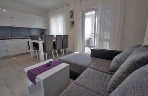 Cesarica Apartment | Relaxing Retreat: Apartment Annabella with Pool & Ocean View