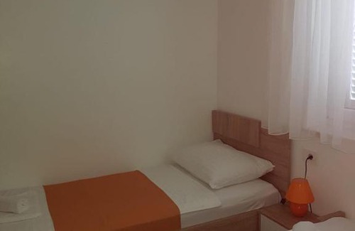 Cesarica Apartment | Relaxing Retreat: Apartment Annabella with Pool & Ocean View