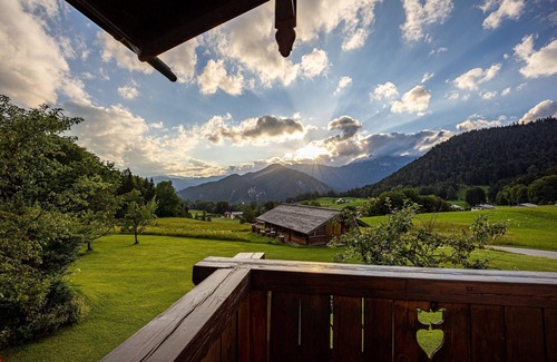Oberau Apartment | Relax in Apartment Antenbichllehen with Balcony & Kitchen
