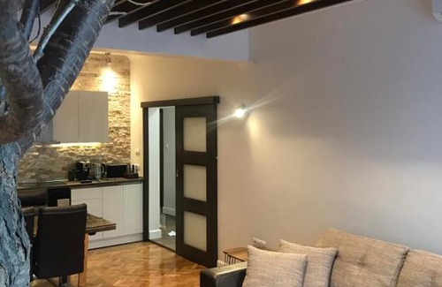 Stara Zagora Apartment | Budget-Friendly Apartment Antique Theatre 2 with Hot Tub