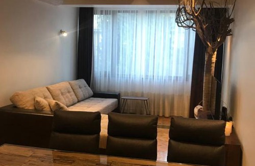 Stara Zagora Apartment | Budget-Friendly Apartment Antique Theatre 2 with Hot Tub
