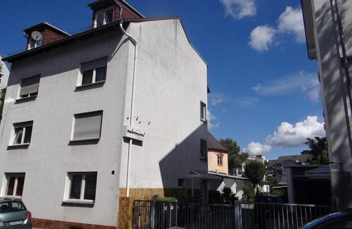 Darmstadt Apartment | Cozy Apartment Apart. 2.OG Nr1 with Kitchen & Breakfast
