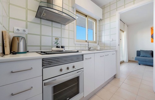Salou City Centre Apartment | Top-Rated 'Apartamento Ct' with Pool, Ocean View & Wi-Fi