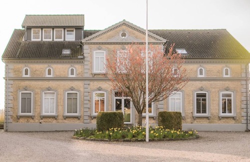 Sahrensdorf Apartment | Cozy Apartment for 5 with Ocean View in Fehmarn
