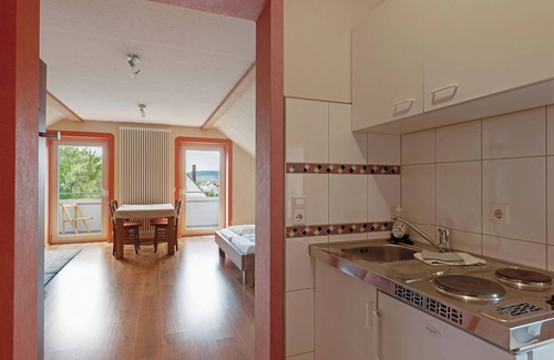 Obersulm Apartment | Apartment 'Apfelbaum' with Balcony and Wi-Fi