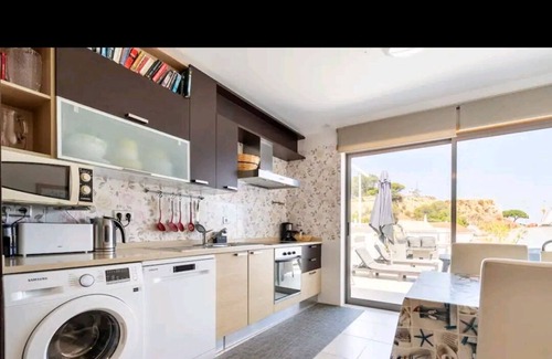 Vale de Carro Apartment | Family-Friendly Apartment Aphrodite with Ocean View in Portugal