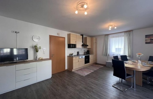 Thumersbach Apartment | Pet-Friendly Apartment App.1 with Scenic Lake View & Spa