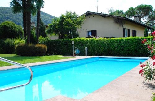 Caslano Apartment | Oceanfront Retreat: Apartment Caslago-1 with Pool Views