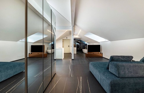 Centro - Piani - Rencio Apartment | Explore 'App 304 Palazzo Cavour': Mountain Views & Comfort