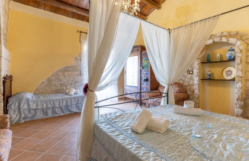 Modica House | Apartment 'Appartamento Arco' with Private Terrace, Wi-Fi and Air Conditioning