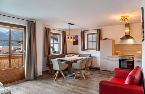 Ehrwald Apartment | Cozy Apartment 'Leberkas Hotspot 1og' with Mountain Views
