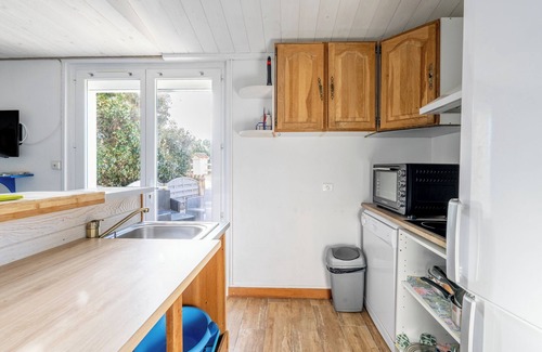 Barbatre Apartment | Cozy Apartment Steps from the Beach with Private Garden