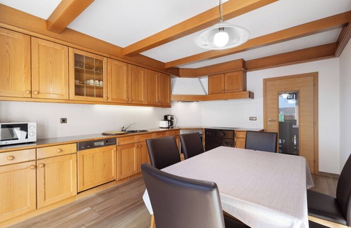 Valles Apartment | Apartment 'Appartement Fischnaller Vals' with Mountain View, Shared Terrace and Wi-Fi
