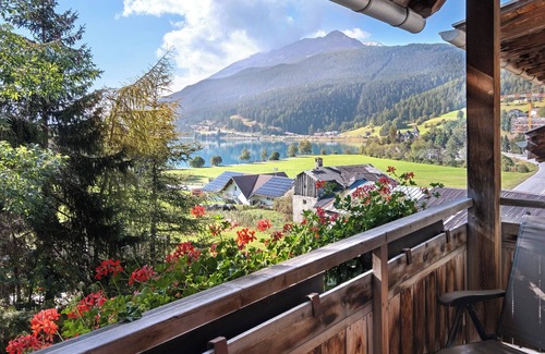 Resia Apartment | Lake View Apartment 'Appartements Egart 1' with Balcony & Wi-Fi