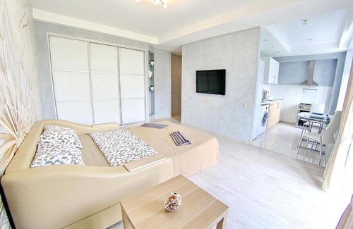 Avtozavodsky City District Apartment | Top-Rated Apartment APT52 with Wheelchair Access