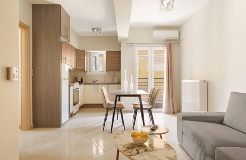 Kefalonia Apartment | Apartment 'Ardavani City 5' with Shared Terrace, Shared Garden and Air Conditioning