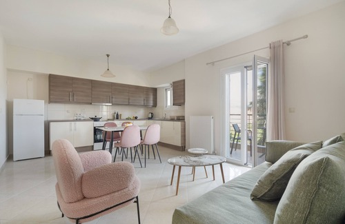Kefalonia Apartment | Apartment 'Ardavani City 4' with Shared Terrace, Shared Garden and Air Conditioning