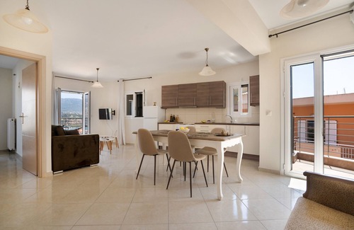 Kefalonia Apartment | Apartment 'Ardavani City 12' with Shared Terrace, Shared Garden and Air Conditioning