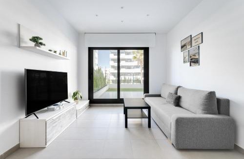 Els Arenals del Sol Apartment | Beachfront Haven: Apartment Arenales Playa del Sol
