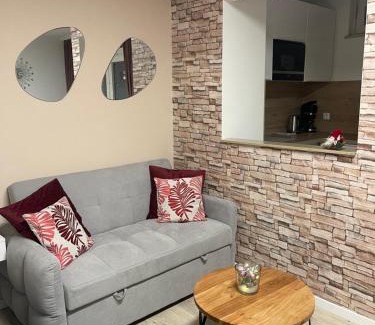Pfersee-Nord Apartment | Apartment AS mit Balkon