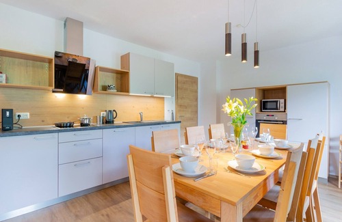 Bramberg am Wildkogel Apartment | Cozy Apartment in Salzburg with Balcony & Breakfast