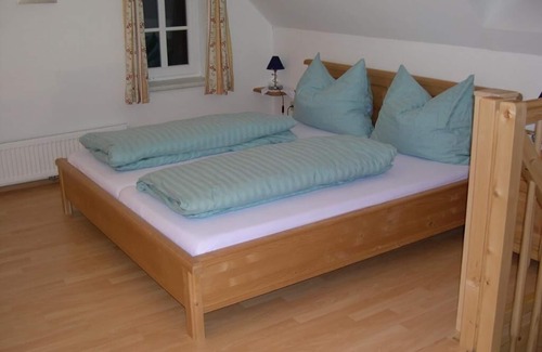Goestling an der Ybbs Apartment | Discover Apartment Kerschbaum: Balcony & Sauna Access