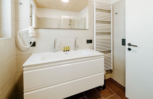 Sonnenalpe Nassfeld House | Charming Apartment in Sonnleitn with Relaxing Terrace