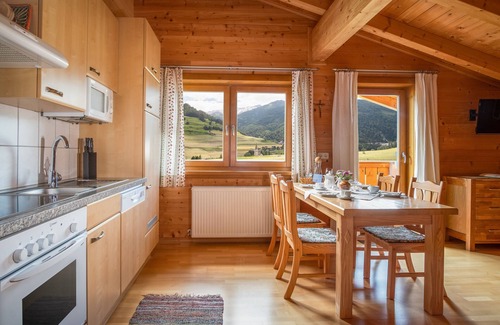 Großdorf Apartment | Scenic Apartment with Ocean View in Kals am Großglockner