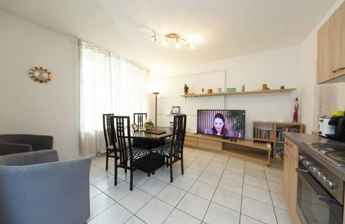 Rudolfsheim-Funfhaus Apartment | Prime Apartment No. 02 in Vienna with Pool & Keyless Check-In