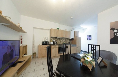 Rudolfsheim-Funfhaus Apartment | Prime Apartment No. 02 in Vienna with Pool & Keyless Check-In