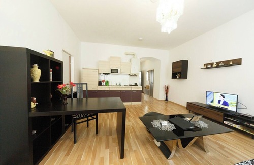 Rudolfsheim-Funfhaus Apartment | Stylish Apartment No. 07 in Vienna with Keyless Check-In