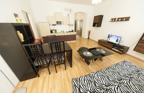 Rudolfsheim-Funfhaus Apartment | Stylish Apartment No. 07 in Vienna with Keyless Check-In