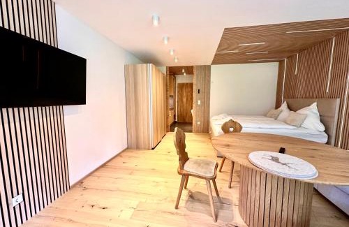 Sankt Martin bei Lofer Apartment | Relaxing Studio with Indoor Pool & Garden Renovation
