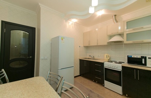 Nur-Sultan Apartment | Cozy Apartment on Sarayshyq St with Kitchen & Breakfast