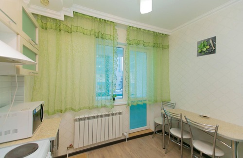 Nur-Sultan Apartment | Cozy Apartment on Sarayshyq St with Kitchen & Breakfast