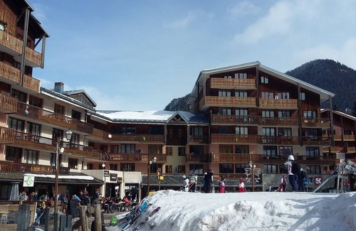 Valfrejus Apartment | Cozy Apartment at the Foot of the Slopes with Breakfast