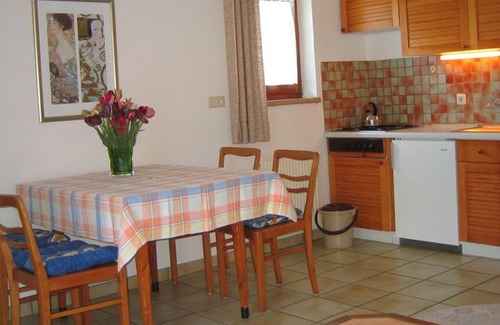 Unterach am Attersee Apartment | Cozy Apartment for 2-4 Guests at Haus Bianca & Sterngut